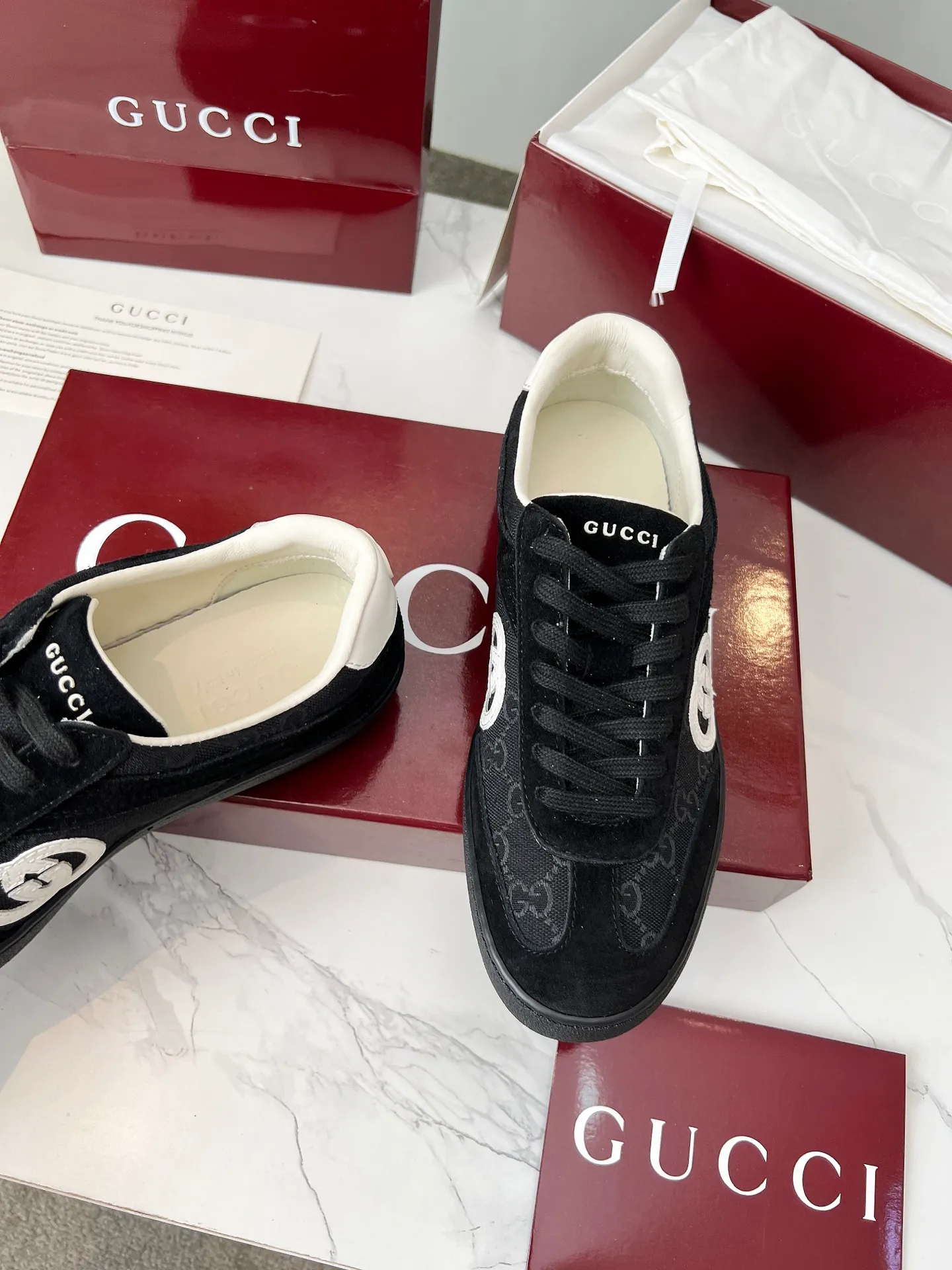 👟👟Ex-factory price 520👟👟 High version GUCCI's latest moral training shoes🔥🔥Double G leather with three-dimensional Gucci letters. The 3D effect creates a free flowing texture of the entire shoe, smooth line design. Light, comfortable and breathable, women's size 35-40, men's size 39-45